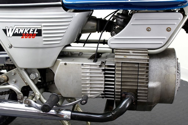 Illustration for article titled This '76 Hercules W-2000 Is A Rotary Powered Unicorn Bidding For Less Than $5K